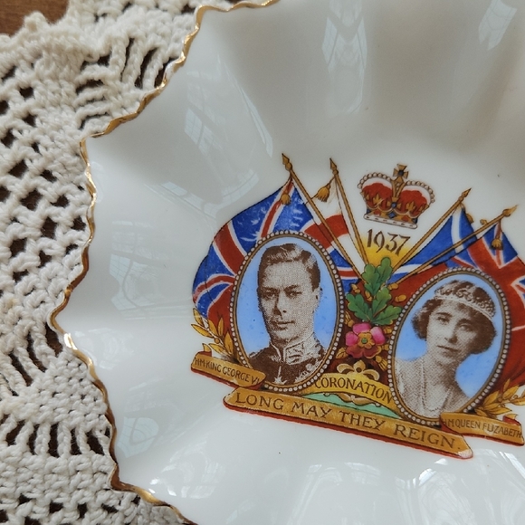 Vintage 1937 Coronation Commemorative Trinket Dish - Picture 5 of 8